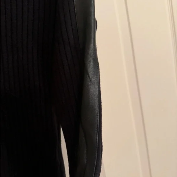 Heartloom Ribbed Sweater Leather Sleeves - Picture 4 of 4